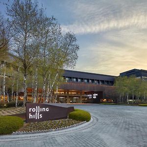 Rolling Hills Hotel